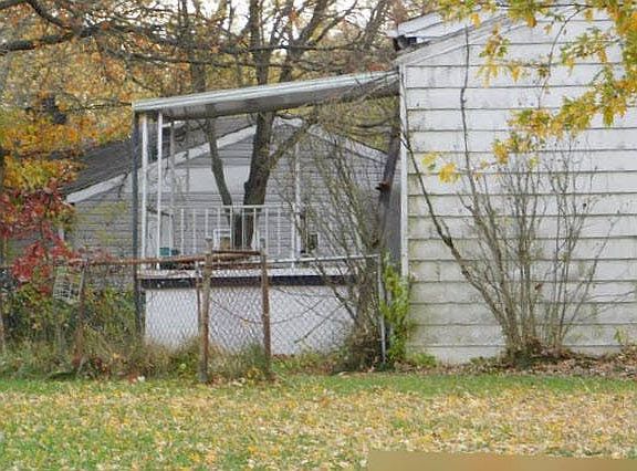 2nd image of 1635 Sweetbrier St SW