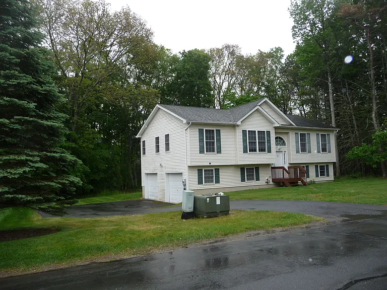 18 Penny Ln — Photo 2