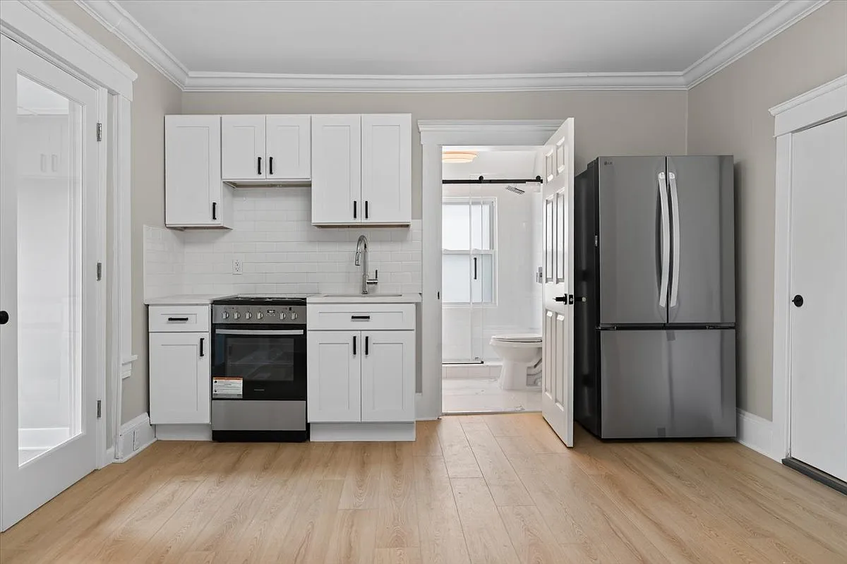 Studio, 650 sqft, $1,250 — Photo 1