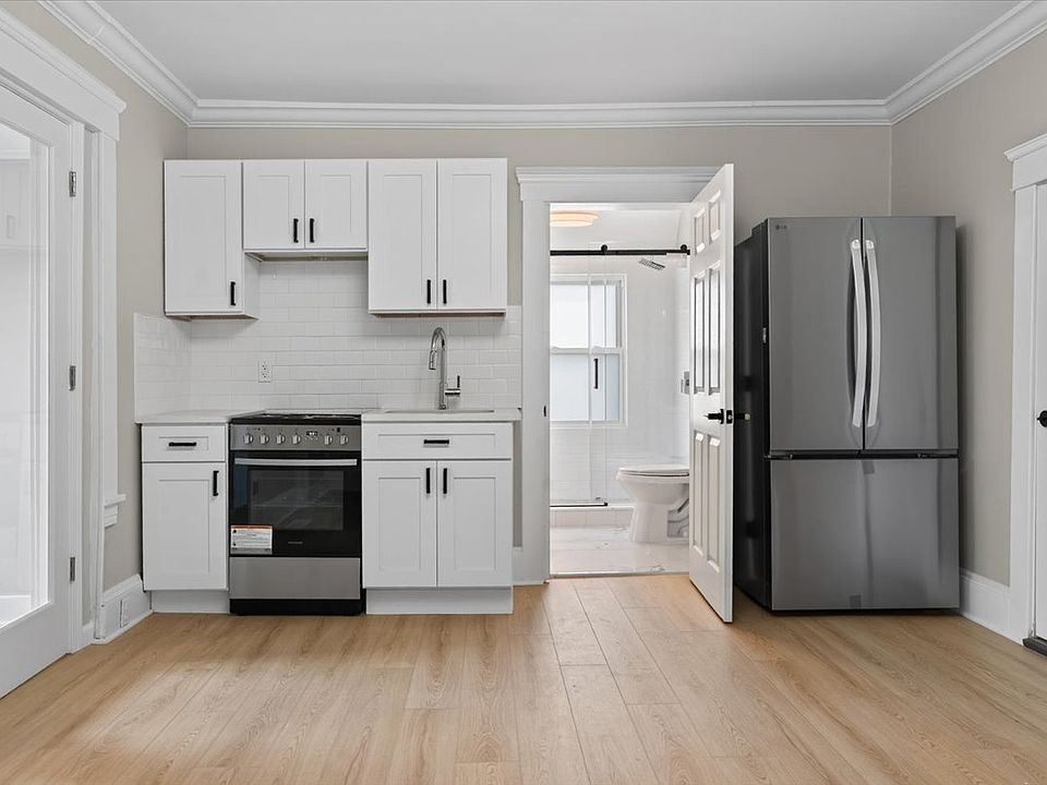 1st image of 2113 Fairview Ave #1