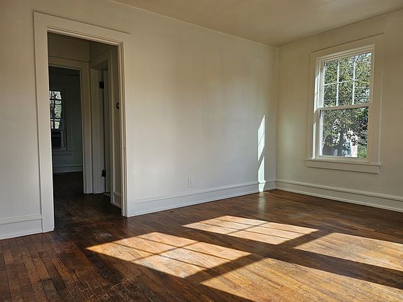 5th image of 832 Brawner St