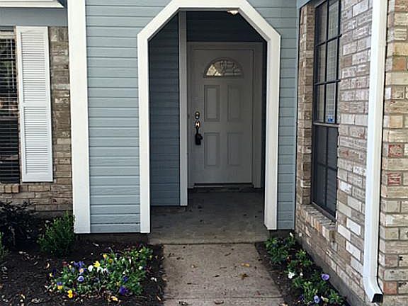 2nd image of 2526 Glen Haven Ln