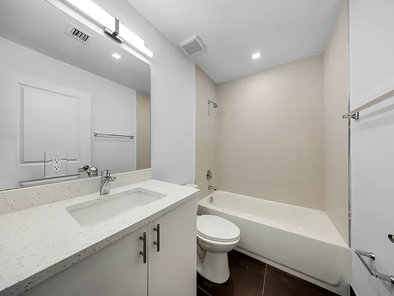 20 NE 19th Ave #205 — Photo 5