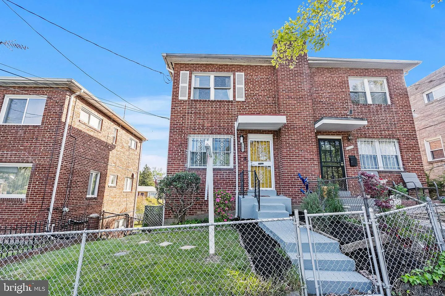 5606 Eastern Ave NE photo 1