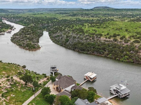 1113 Bluff Creek Cv, Strawn, TX 76475