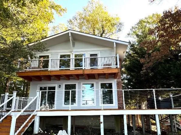1387 N Independence Dr, Montross, VA 22520