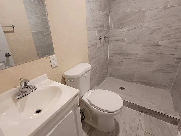 1618 Clarkson St #A — Photo 10