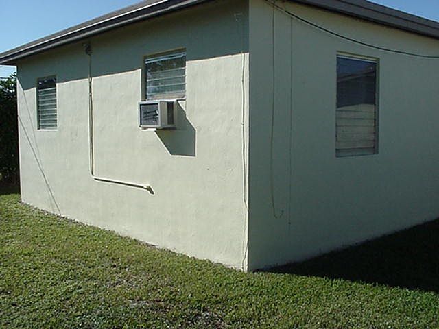 2nd image of 513 NW 8th Ave