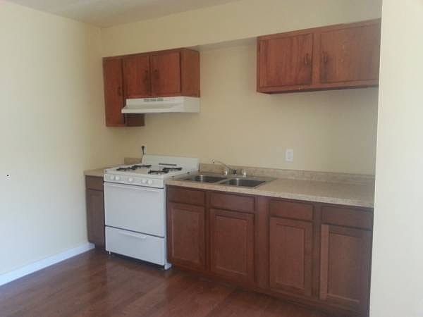 2nd image of 4821 Boyd St APT 6