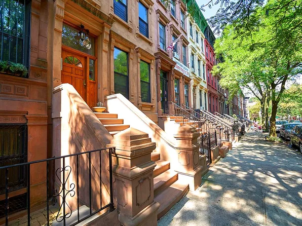 246 W 132nd St, New York, NY 10027