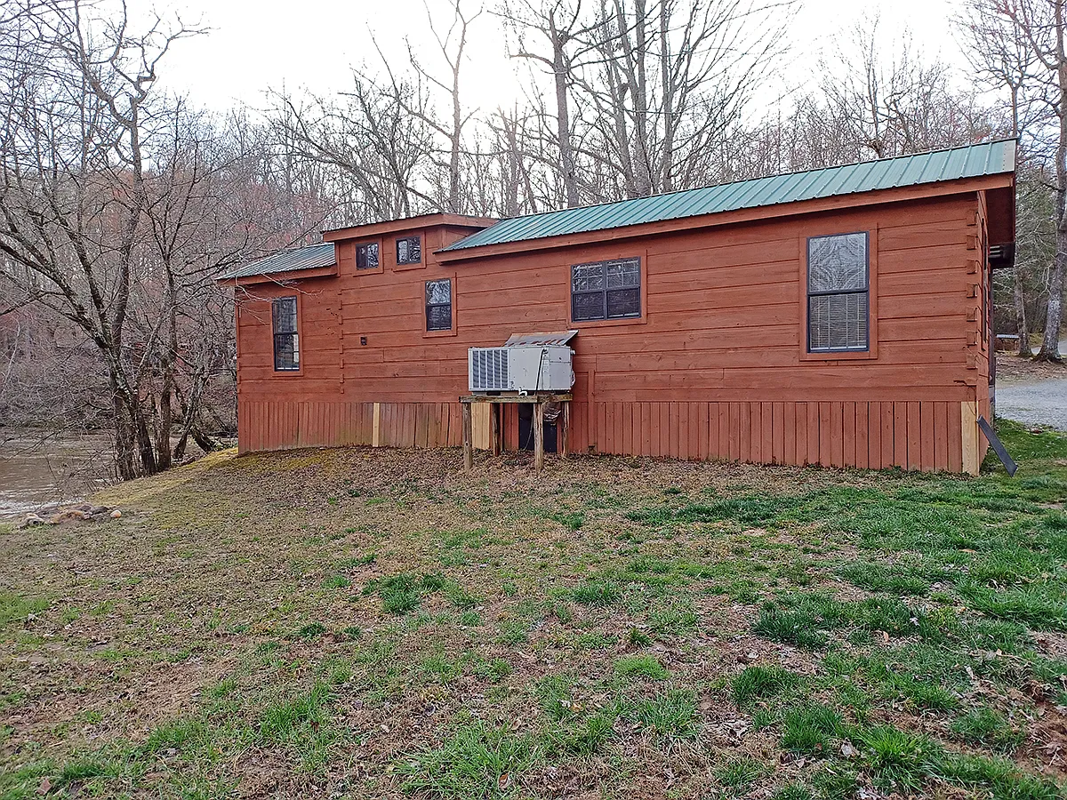 Building Photo - 203 River Vista Rd