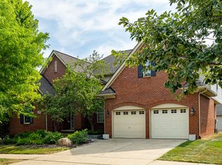 29170 Hemingway Dr, Novi, MI 48377