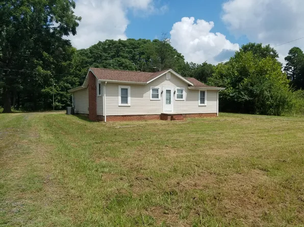 2640 Wentworth St, Reidsville, NC 27320