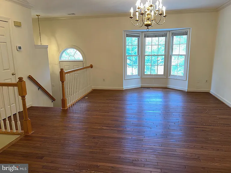 2104 Patty Ln — Photo 2