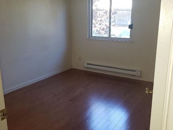 3rd image of 403 Piccadilly Pl APT 10