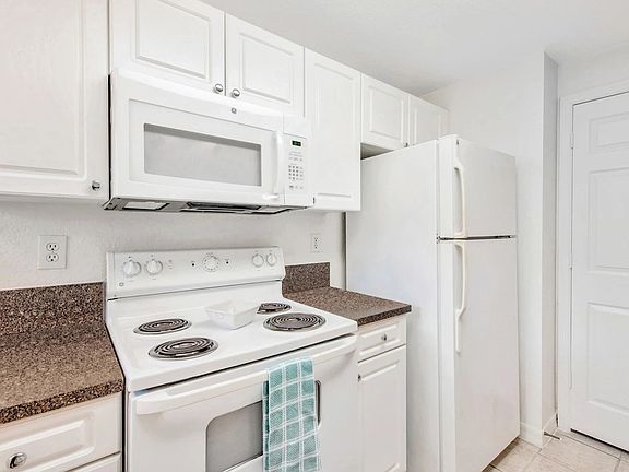 Fully equipped kitchens to meet your everyday needs.