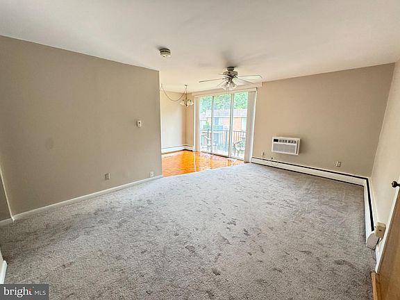 2nd image of 100 E Glenolden Ave APT C4