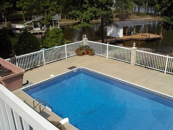 2nd image of 203 Clearview Dr