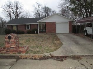 2442 Elizabeth St, Muskogee, OK 74401