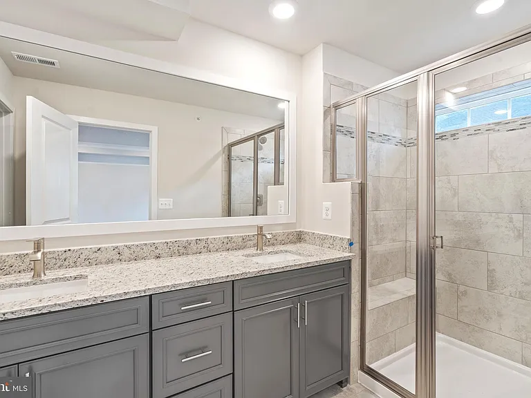 1421 Clingmans Dome Dr — Photo 24