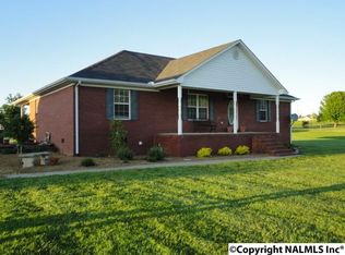 90 W Point Dr, Fayetteville, TN 37334