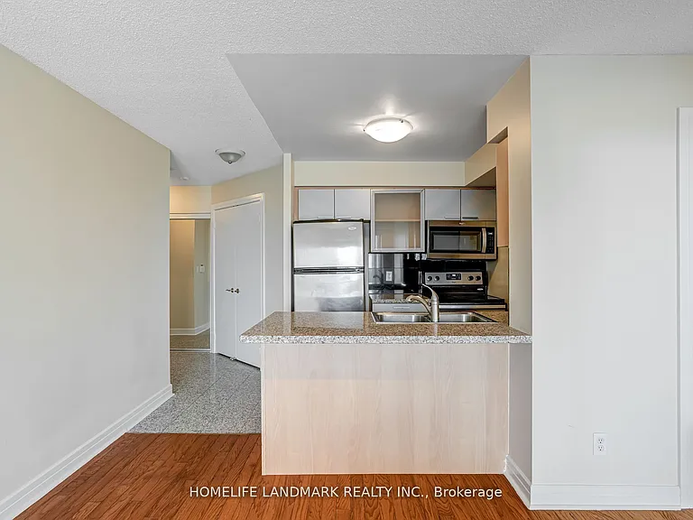 16 Harrison Garden Blvd #2508 — Photo 19
