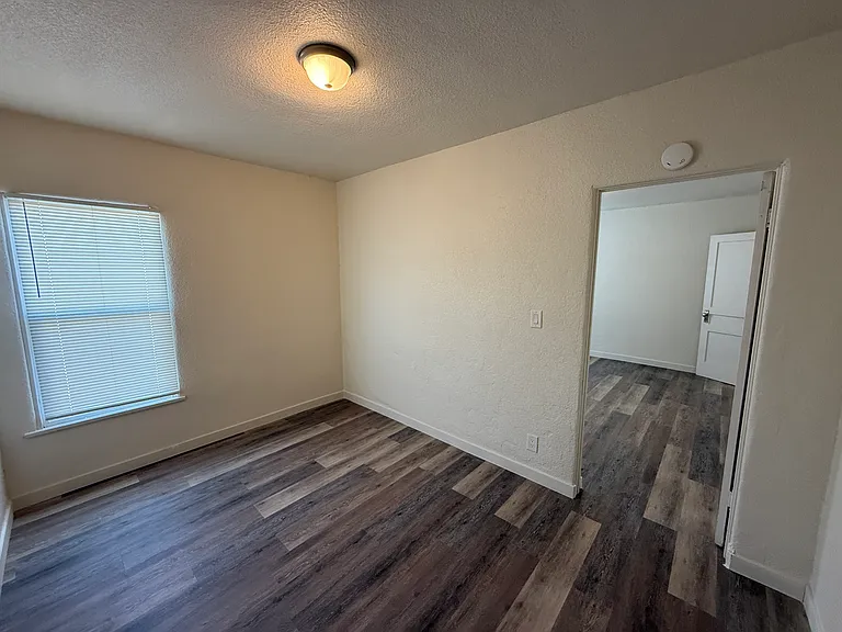 1434 W Euclid Ave — Photo 4