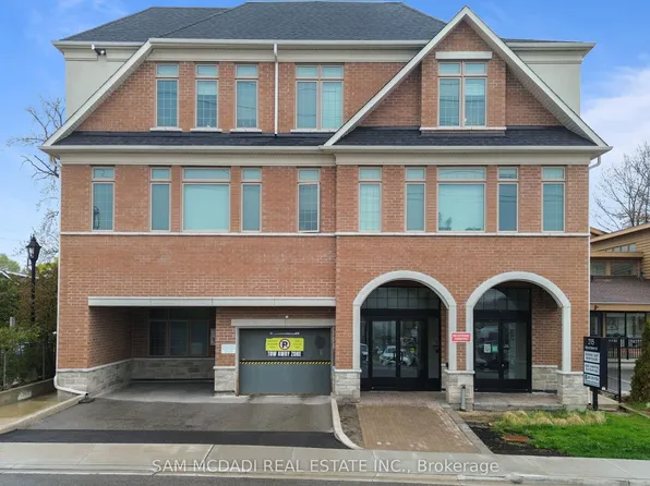 215 Broadway St #308, Mississauga, ON L5M 1J1