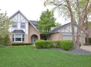 52 Carlyle Ln, Buffalo Grove, IL 60089