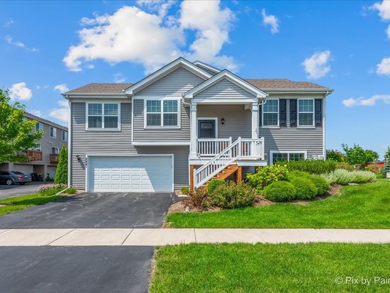 2441 Upland Rd, Hampshire, IL 60140