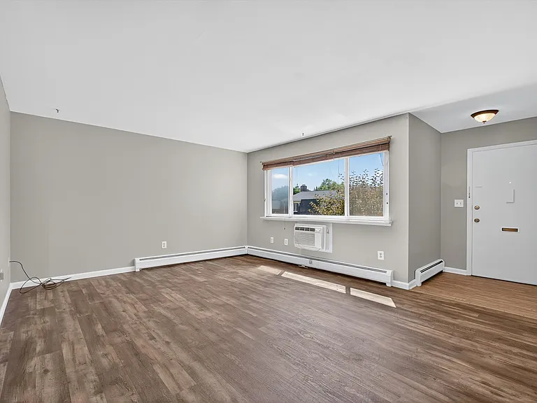 2740 South Rd #G15 — Photo 8