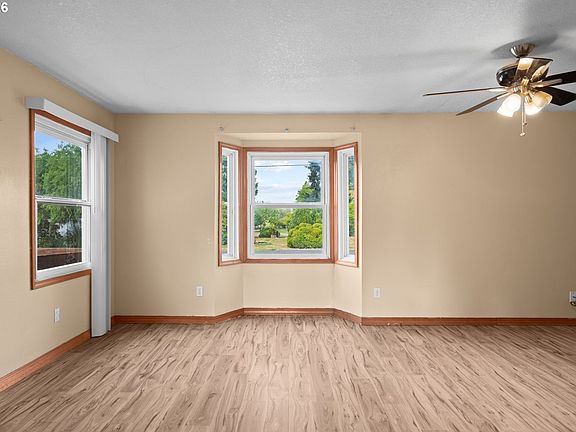 3rd image of 2544 34th Ave
