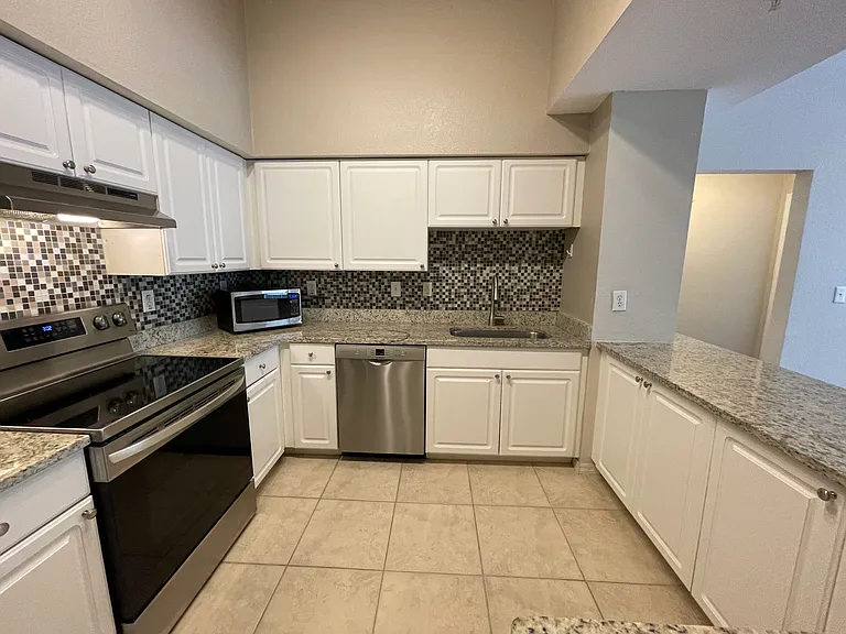 410 S Armenia Ave #919C — Photo 2
