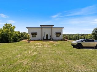 17766 Woodland View Dr, Versailles, MO 65084