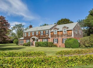 9 Pinetree Ln, Manhasset, NY 11030