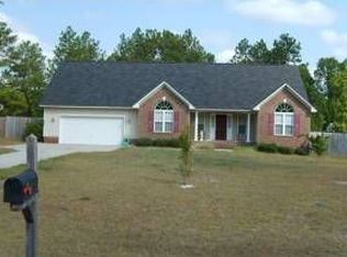 590 E Lake Ridge Rd, Raeford, NC 28376