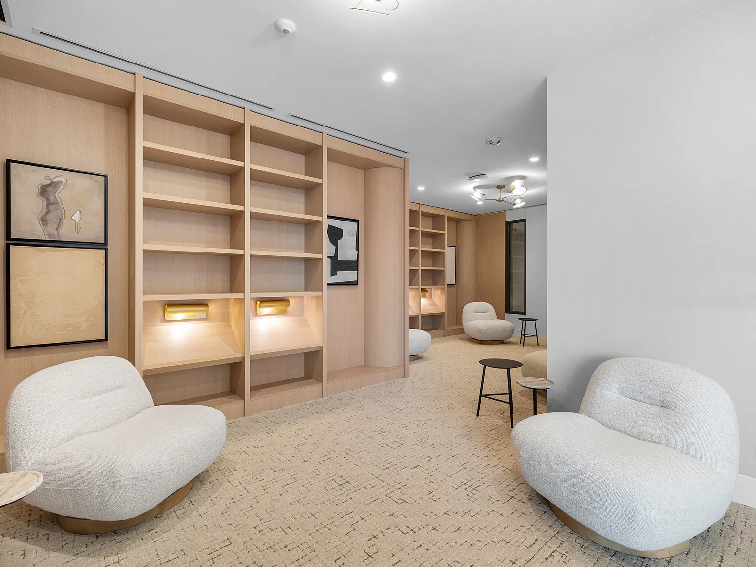 1 bed, 935 sqft, $2,600 — Photo 1