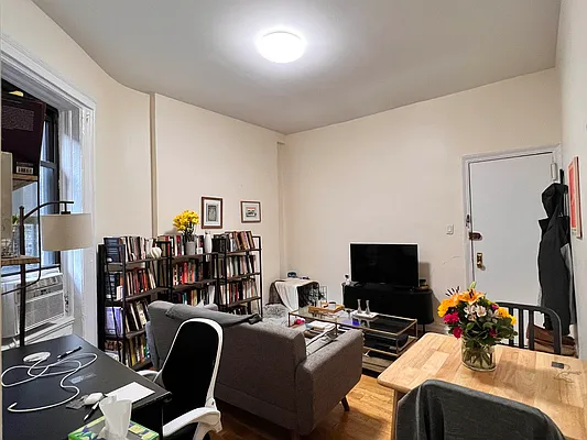 Rented by Compass | media 9