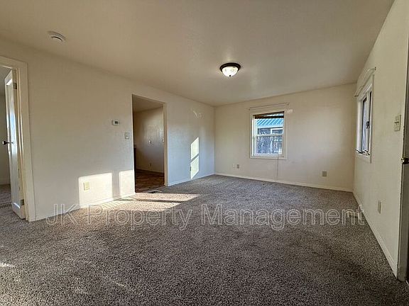 4th image of 1715 13th Ave S Unit H