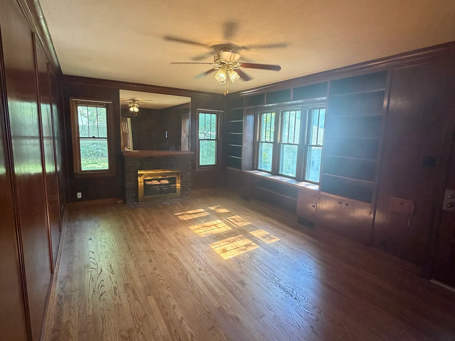 3 bed, 1934 sqft, $2,100 — Photo 2