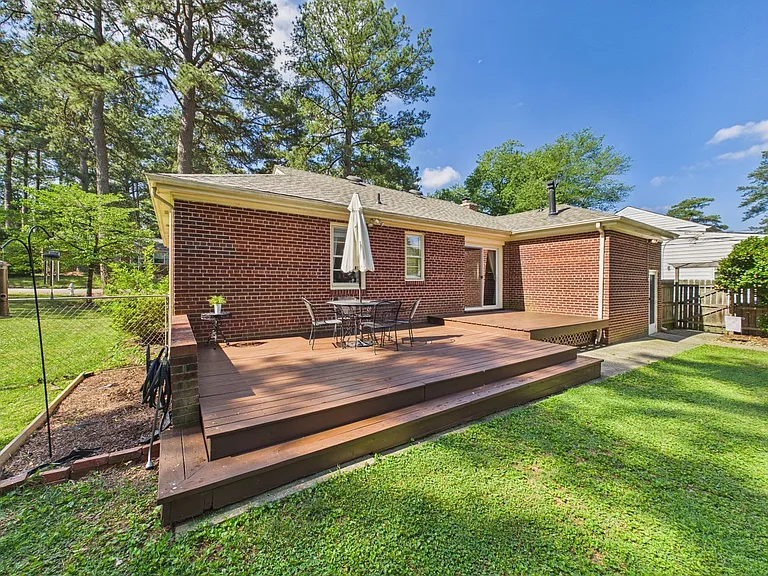 8808 Michaux Ln — Photo 38