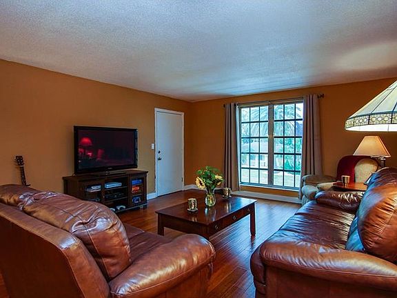 3rd image of 1157 Eden Isle Blvd NE APT 3