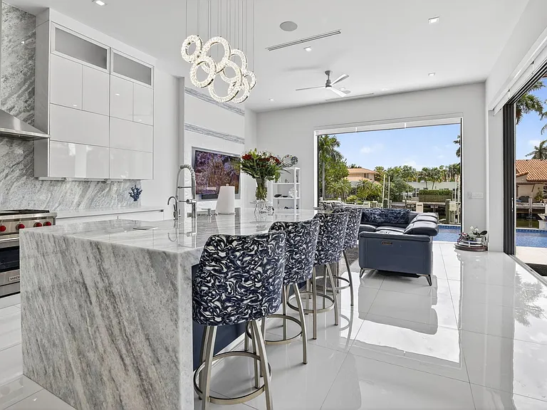 334 Isle Of Capri Dr — Photo 46