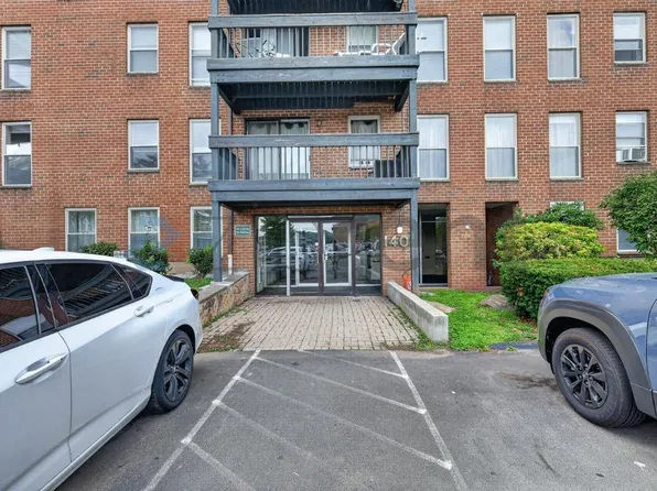 140 Kane St, West Hartford, CT