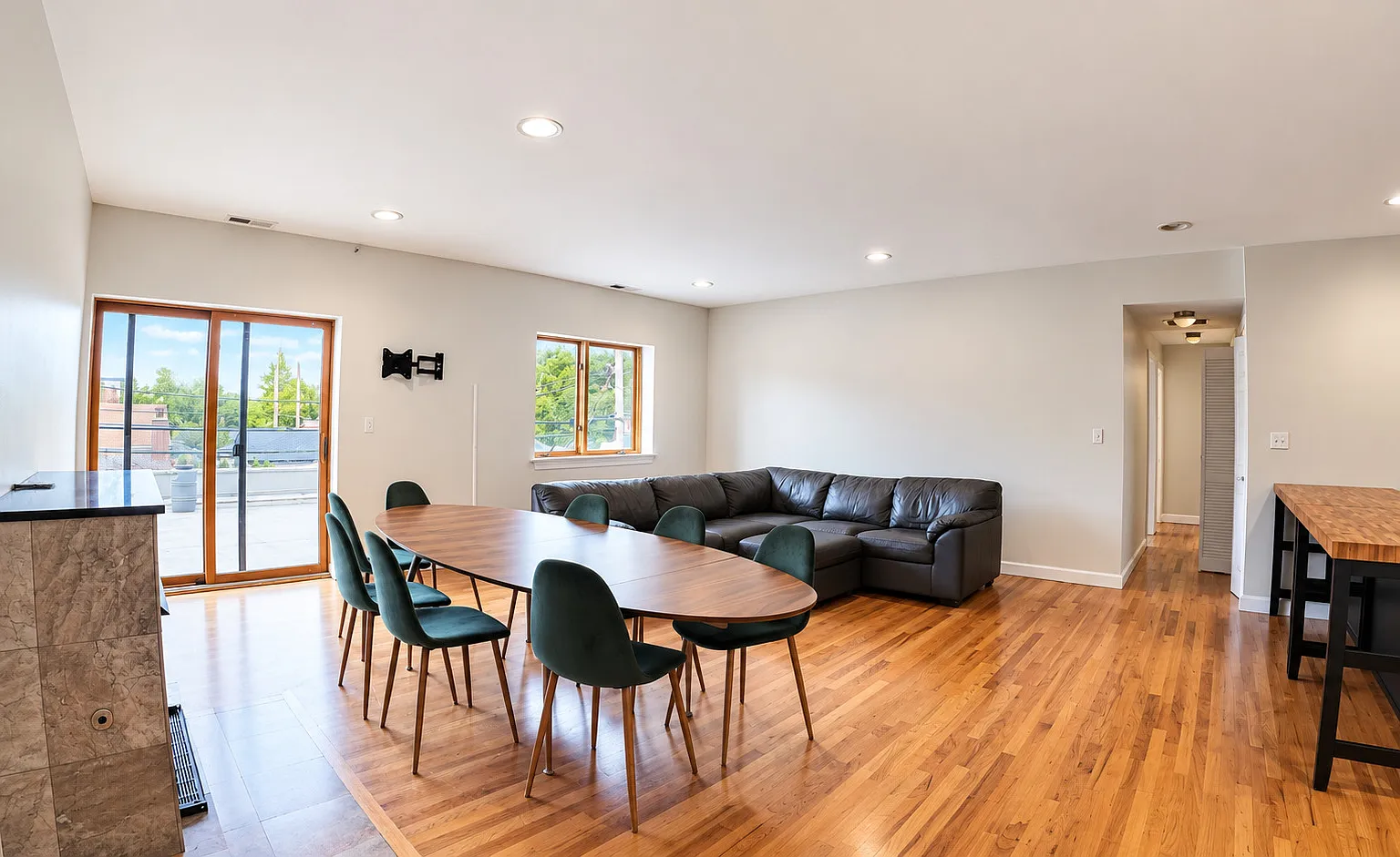 2 bed, 1503 sqft, $2,650 — Photo 4