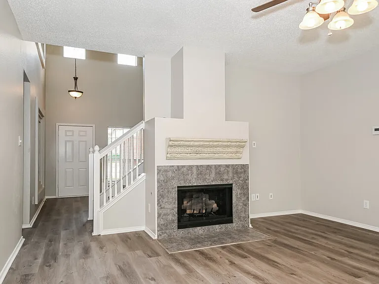 5717 San Marino Dr — Photo 5