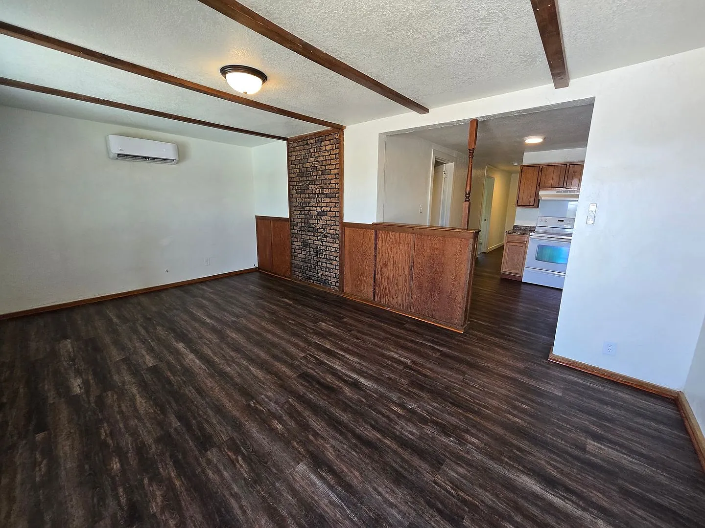 2BD/1 BA Duplex — Photo 2