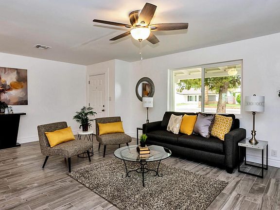 2215 E Whitton Ave-large-004-13-Main Liv