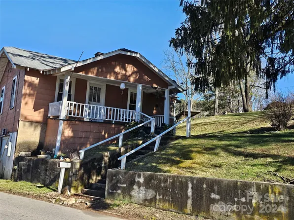 136 Beaverdam St, Canton, NC 28716