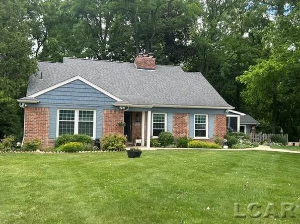 32080 W Nine Mile Rd, Farmington, MI 48336